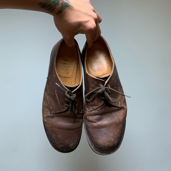 Dr. Martens The Original Brown Leather Shoes - Picture 2 of 10